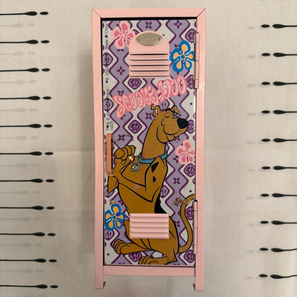 Vintage Scooby-Doo Themed Pink Locker from 2002